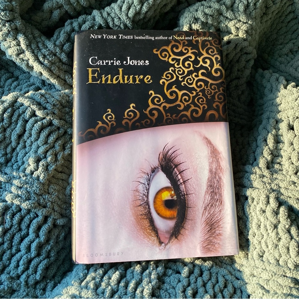 Endure by Carrie Jones (Hardcover)